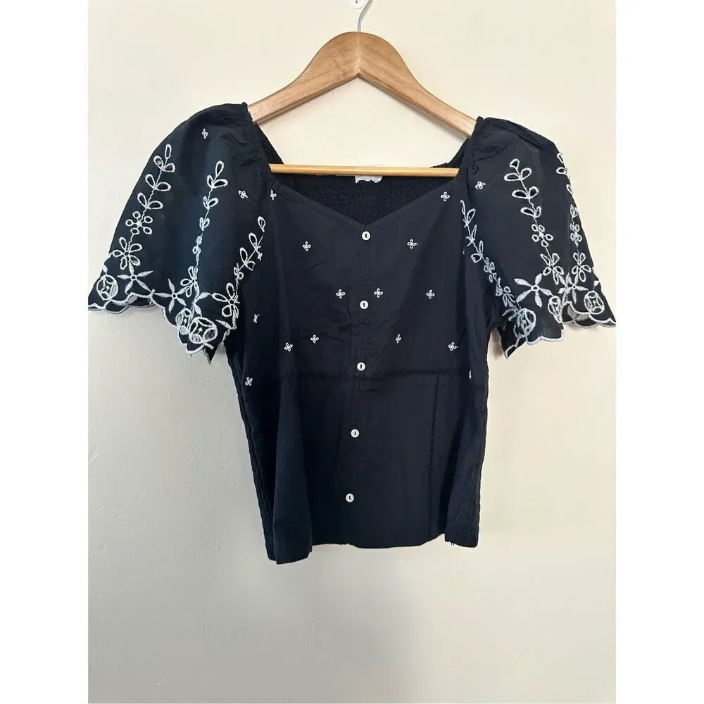 Abercrombie Kids Black and White Smocked Eyelet Blouse Size 15/16